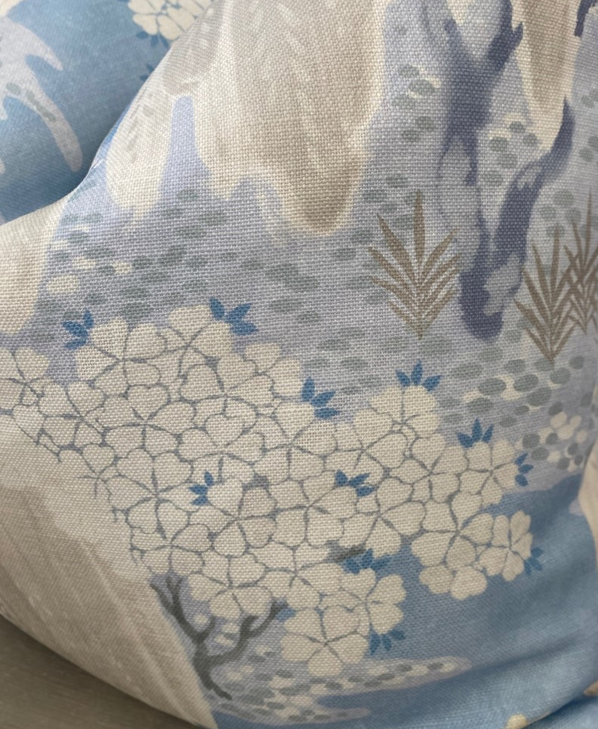 https://www.swancourtlimited.shop/wp-content/uploads/1695/94/anna-french-willow-tree-pillow-cover-soft-blue-swan-court_4.jpg